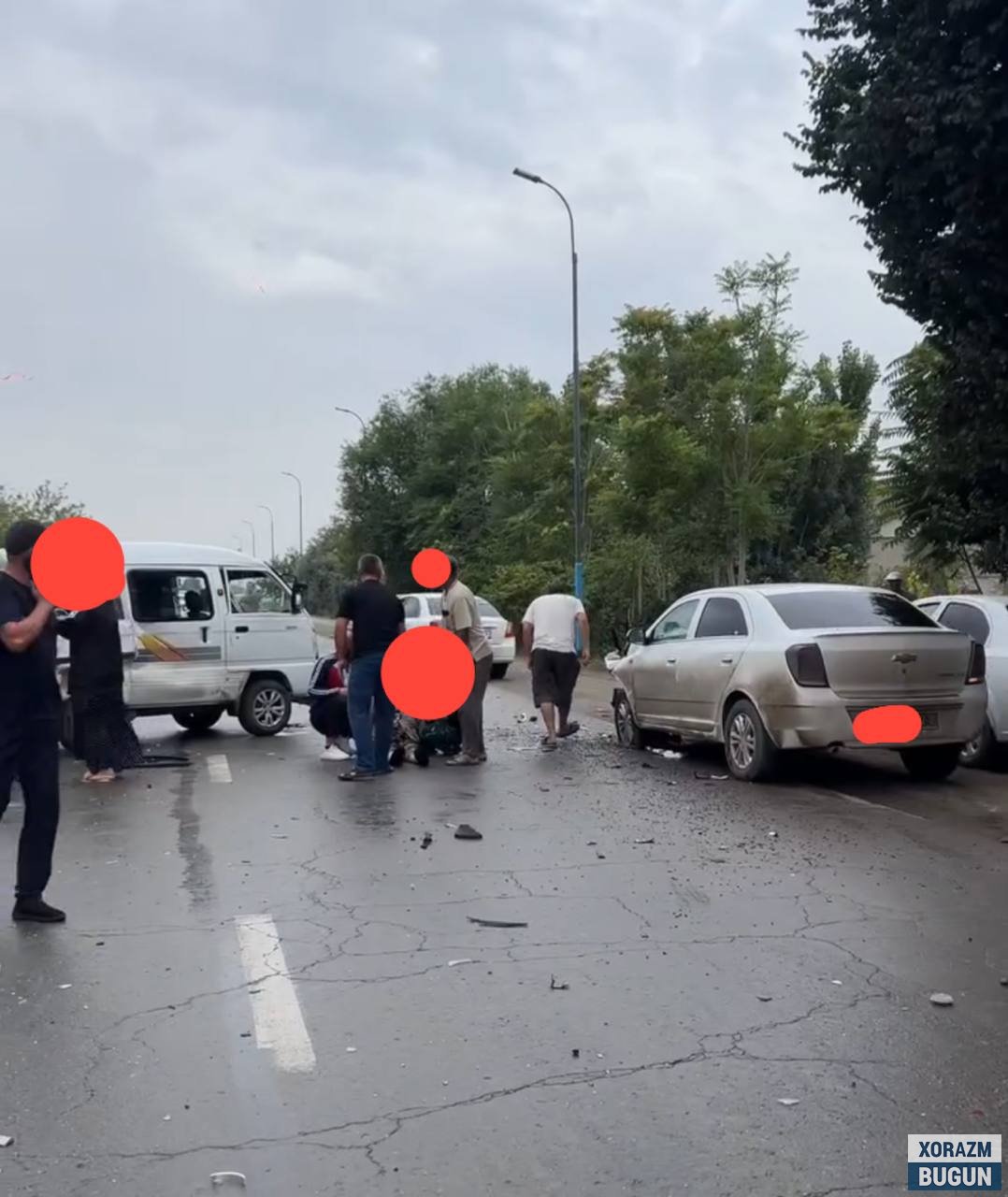 Хонқада 3 та автомобил иштирокида ЙТҲ юз берди