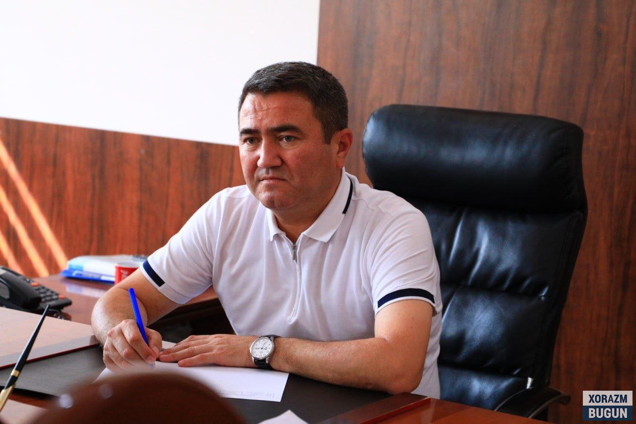 Гурлан тумани ҳокими Руслан Ўразбаев иш кунини фуқаролар мурожаатларини тинглаш билан бошлашди.
