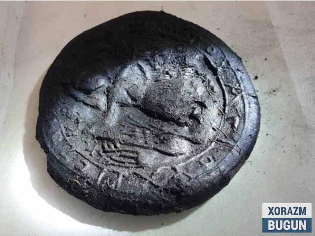 Исо Масиҳ тасвири туширилган 1300 йиллик нонлар топилди