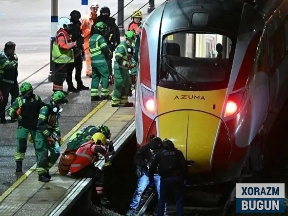 Англияда эркак поезд йўловчиларига пичоқ билан ҳужум қилди