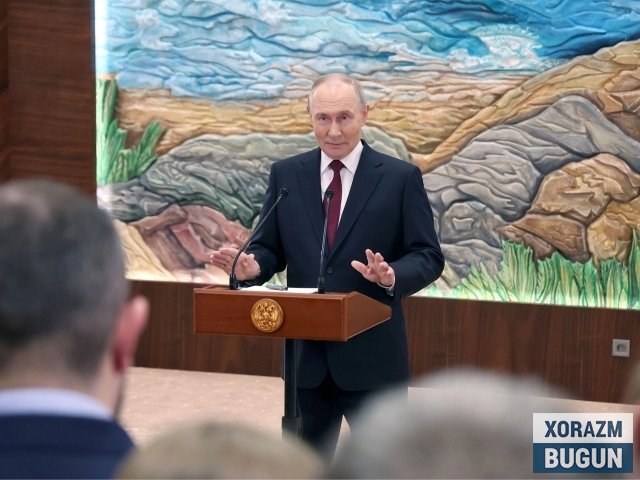 Путин Қозоғистон билан чегарада юк машиналари тўпланиб қолишининг сабабини айтди