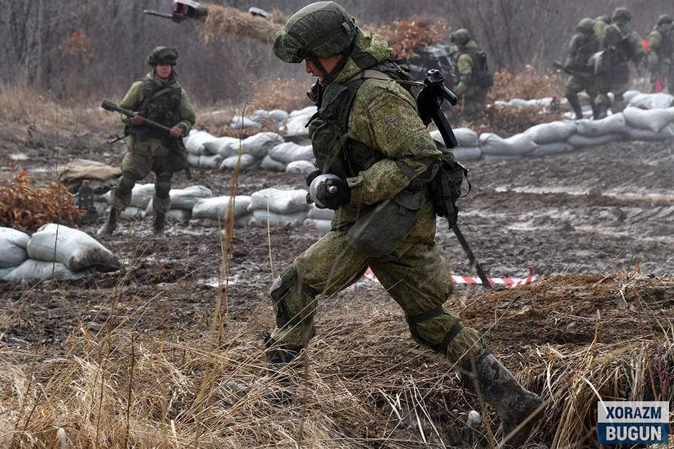 Россия “бир марталик” аскарларни каска ва зирҳли жилециз жангга ташламоқда — The Telegraph