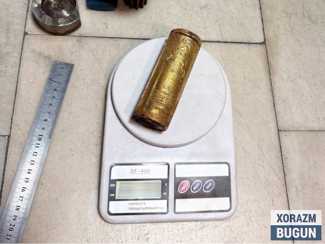 Ўзбекистондан 12 млрд сўмлик олтинни қопда олиб чиқаётган шахс ушланди