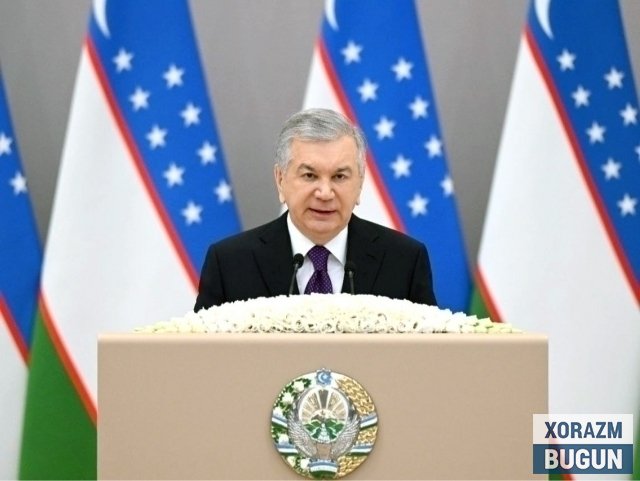 Ер билан осмонча фарқи бор – Шавкат Мирзиёев ўзининг олдинги ва раҳбарларнинг ҳозирги маоши ҳақида