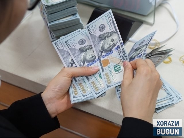 Доллар курси 12 минг сўмдан тушди