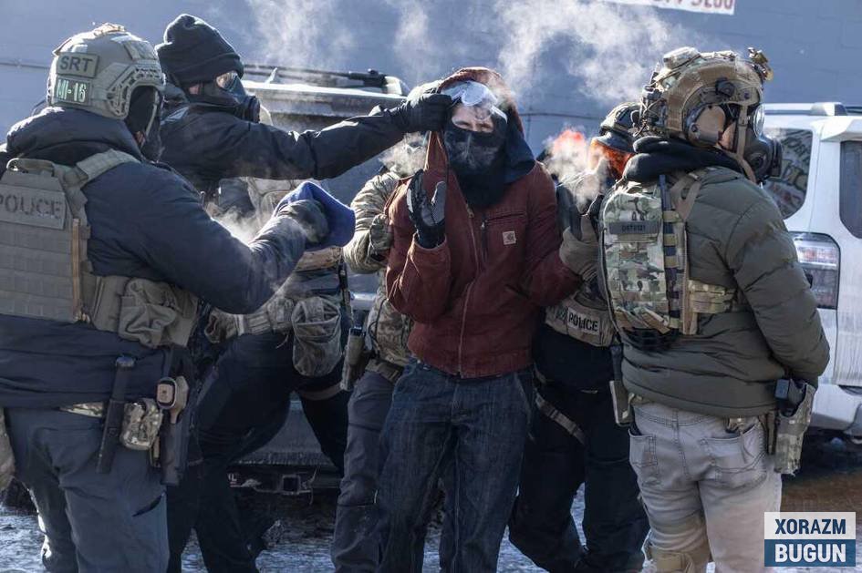 АҚШ иммиграция ходими 37 ёшли эркакни отиб ўлдирди
