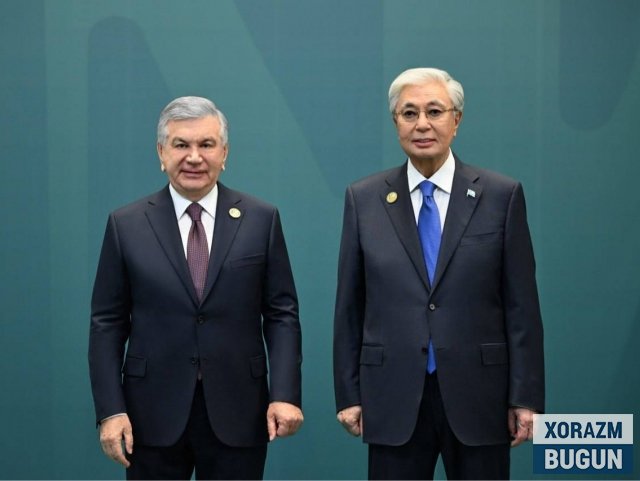 Шавкат Мирзиёев Қосим-Жомарт Тўқаев билан учрашди