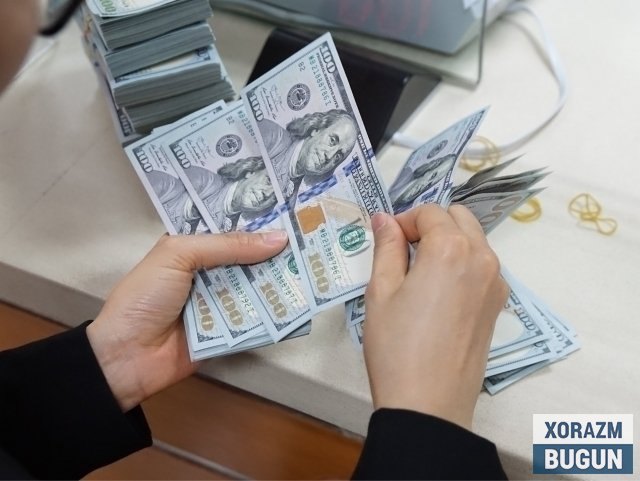 Доллар курси 12 минг сўмдан пасайди