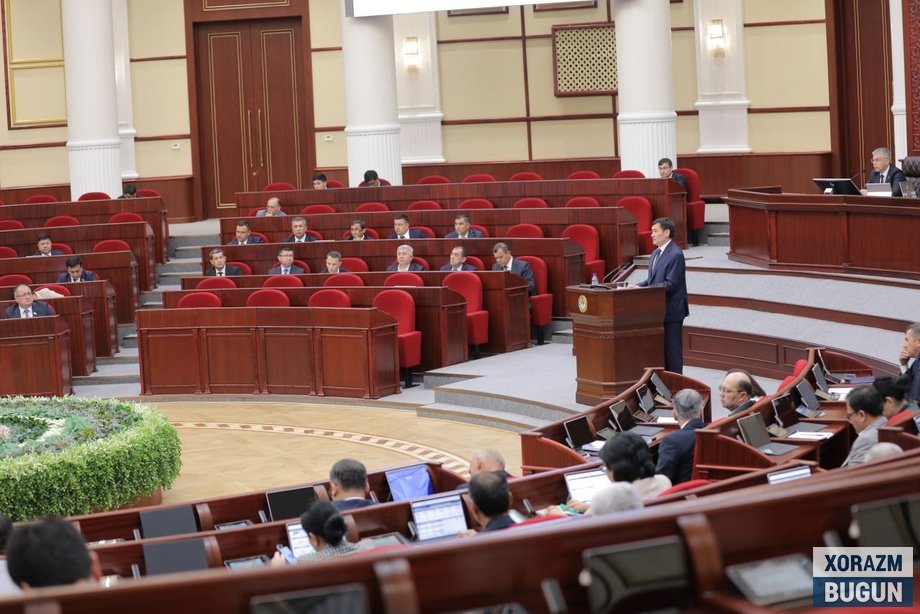 Депутатлар темир йўл соҳасидаги камчиликлар ҳақида гапирди