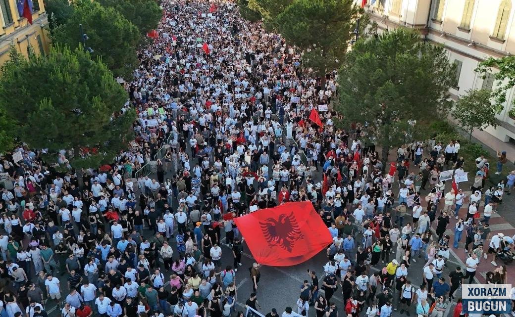 Албанияда намойишлар: Трампнинг куёвига алоқадор компания муҳофаза ҳудудида курорт қурмоқчи