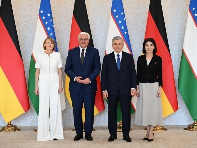 Германия Президенти тантанали кутиб олинди