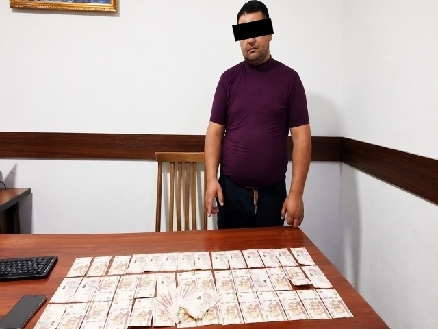 Имтиҳонсиз “права” олиб беришни ваъда қилган шахс ушланди