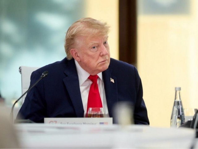 “Хатолик”. Трамп Минобда болалар бомбаланиши бўйича жавобгарликдан қочди