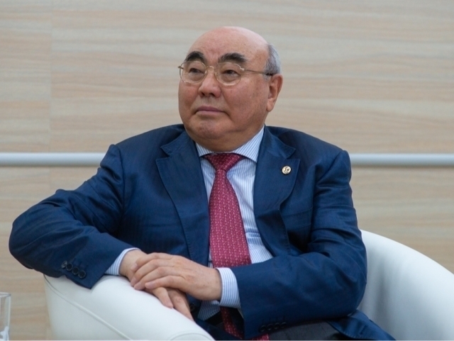 Yana bir iqtisodçi Akayevning Karimov haqidagi fikrlariga munosabat bildirdi