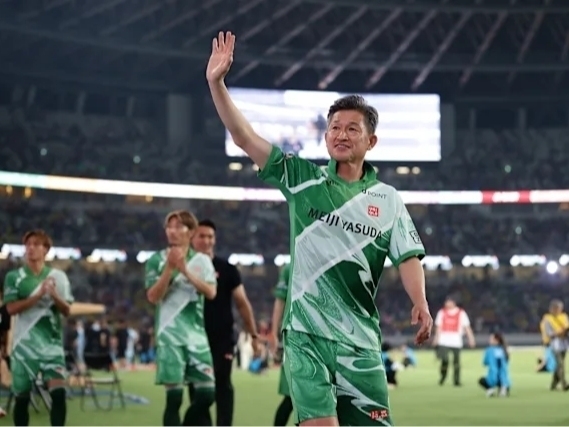 Dunyoning eng keksa futbolçisi qariyb tört yildan keyin yana gol urdi
