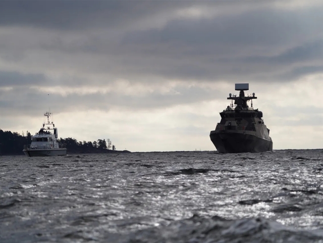 Финляндия ҳаво ва денгиз ҳудудини ёпди