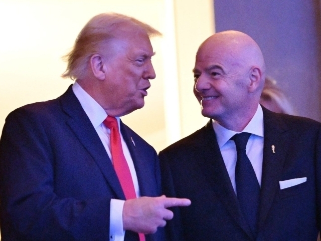 Инфантино Трампга ҳар куни қўнғироқ қилишини айтди