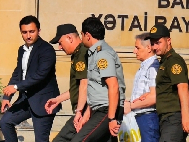 Ozarbayjonda xususiy telekanal asosçi va jurnalistlari 15 yilgaça qamaldi
