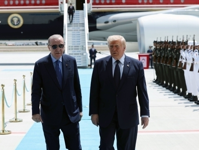 Трамп Туркияда. Уни Эрдўған кутиб олди