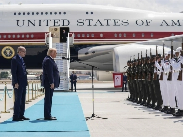Трамп учун янги ҳашамат. АҚШ Президентининг янги самолёти тилларда достон бўляпти