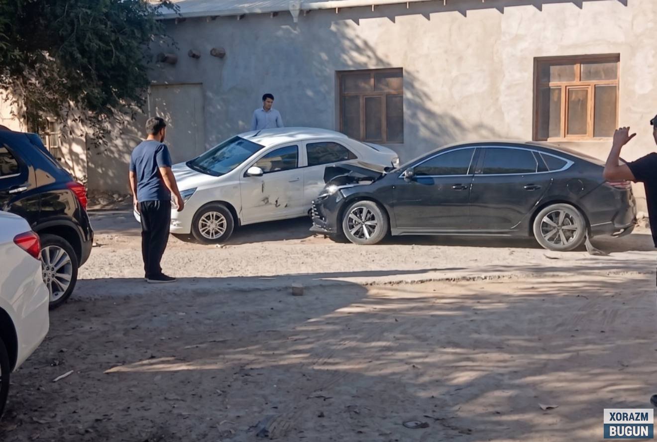 Урганчда BYD Chazor ҳайдовчиси жанжалдан сўнг бир нечта автомобилни уриб кетди