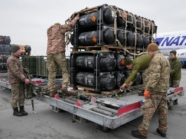 АҚШ Украинага ҳарбий ёрдам бўйича етакчиликдан воз кечди