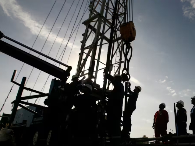 АҚШ Венесуэладаги нефть конларини 100 йилга ижарага олмоқчи