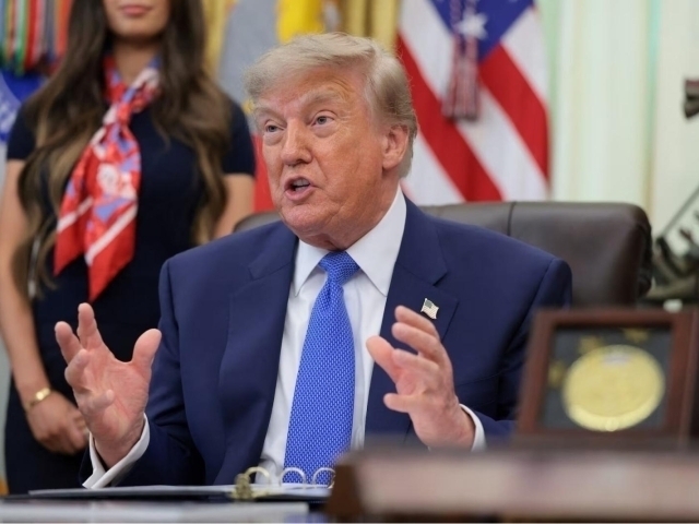 Ҳормуз бўғози тўлиқ тозаланди, у назоратимиз остида – Трамп