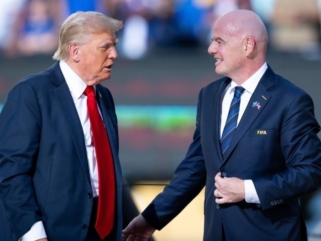 Инфантино лавозимини сақлаб қолиш учун Трампдан ёрдам сўрамоқчи
