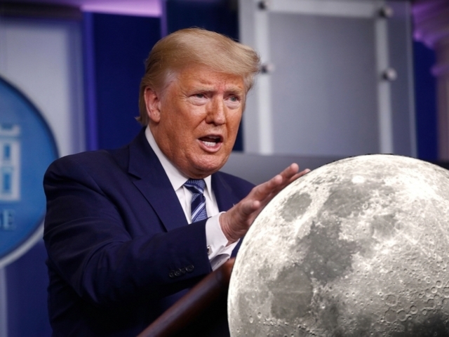 Трамп Ойдаги объектга ўз номини бермоқчи