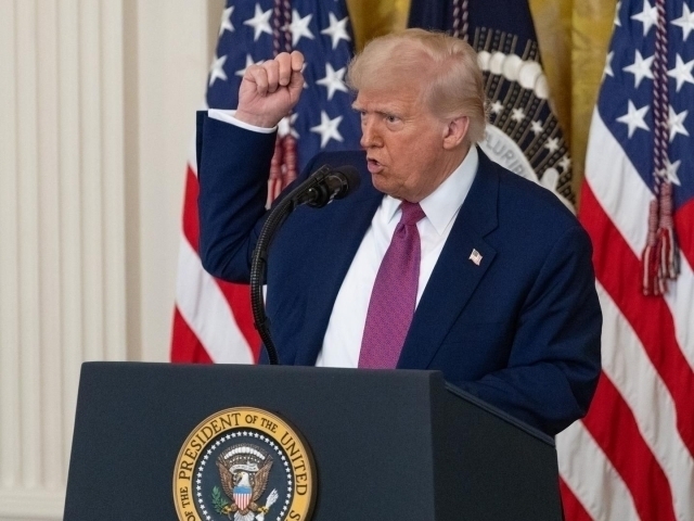 Трамп яна Эронга зарбаларни бекор қилди