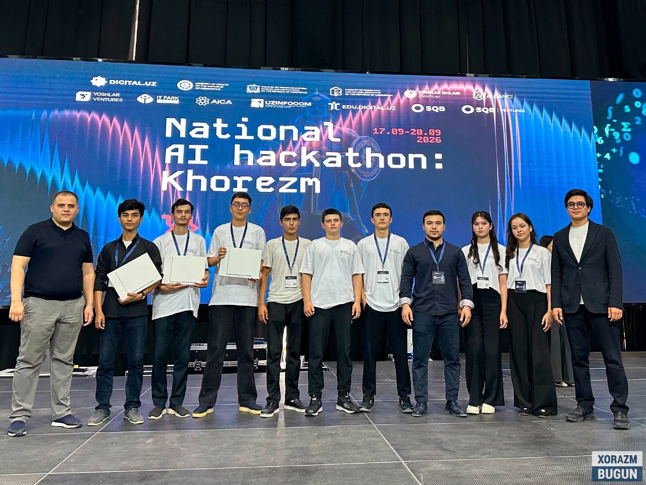 «Муҳаммад ал-Хоразмий ворислари» лойиҳаси ўқувчилари National AI Hackathon совриндорлари