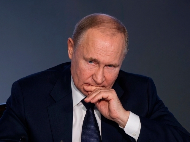 “Мени осиб қўйишади”: Путин урушни тугатишдан қўрқмоқда