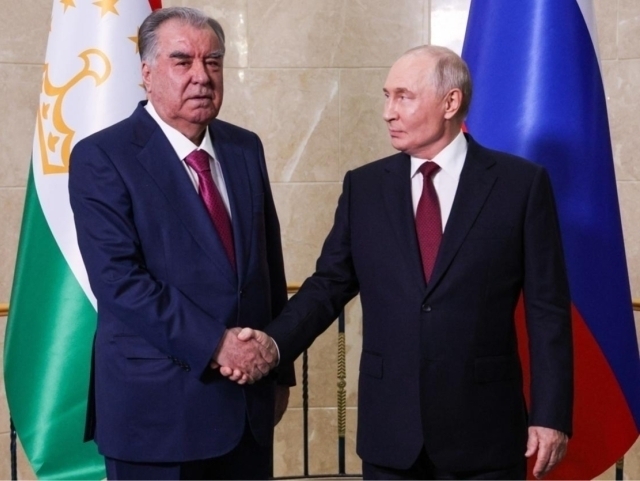 Путин Раҳмон билан Афғонистон масаласини муҳокама қилди