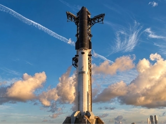 Starship космик кемаси ўз тарихидаги илк орбитал парвозга йўл олди