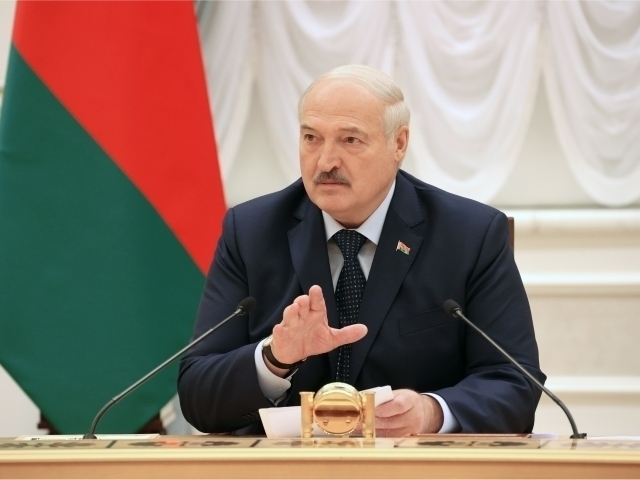 “Тошингни тер”. Лукашенко Трампнинг Беларусдан калий харидига фикр билдирди