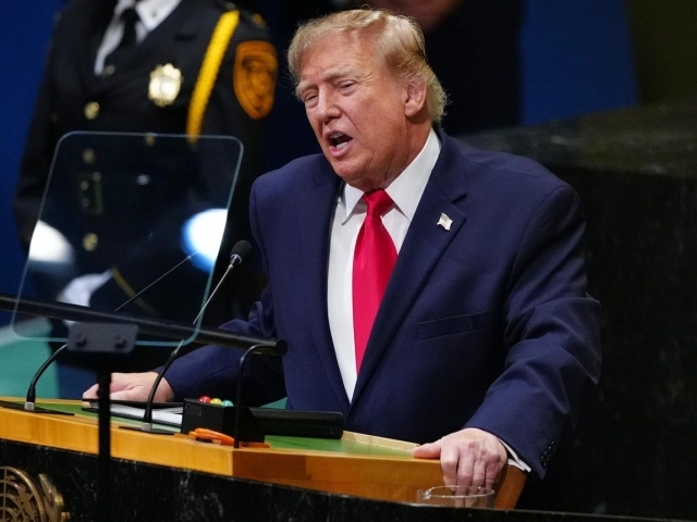 Трамп Куба ҳукумати қулашини айтди