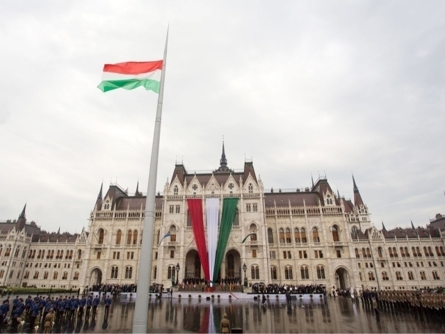 Венгрия 10 нафар россиялик дипломатни мамлакатдан ҳайдамоқчи