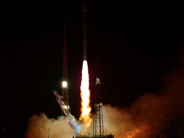 Хитой 10 та сунъий йўлдошни орбитага чиқарди