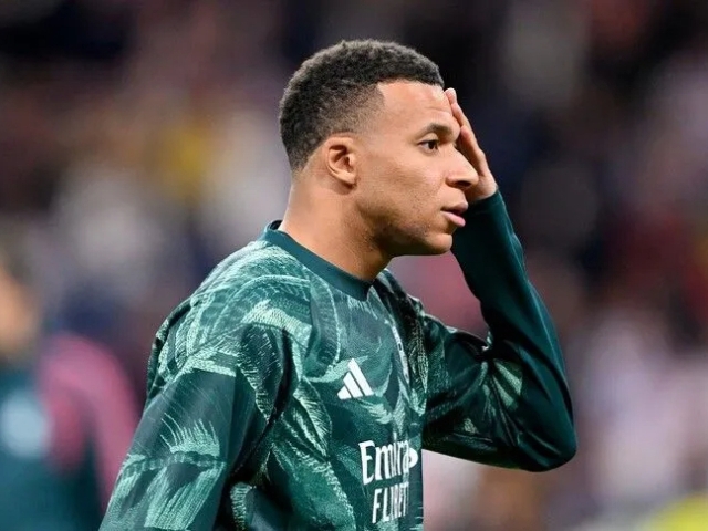 Xitoyda Mbappening futbolkalari yoqib yuborilmoqda