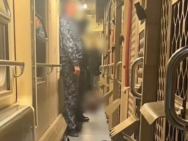 Маҳбуслар поездда исён кўтарди. Ходим қурбон бўлди