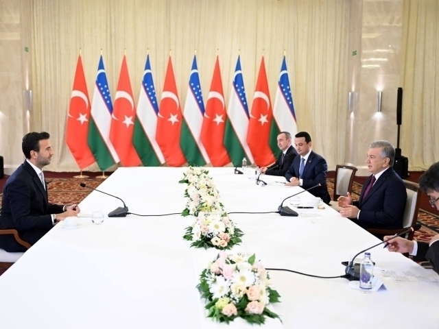Şavkat Mirziyoyev Anqarada Turkiyaning yirik kompaniyalari rahbarlarini qabul qildi