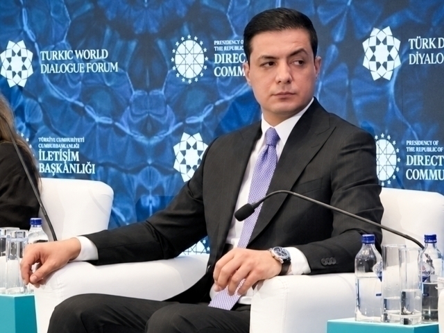 “Turkiy dunyo kelajagini yoşlar quradi”. Qamariddin Şayxov Turkiy muloqot forumida nutq qildi