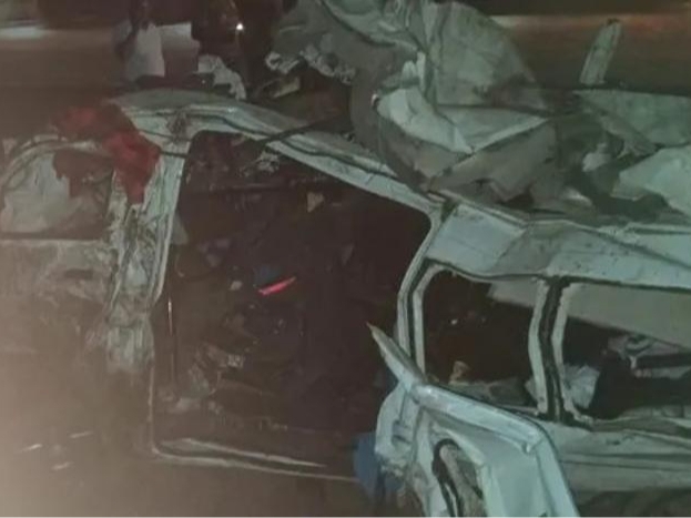 Зиёратчиларни олиб кетаётган автобус ЙТҲга учради. Ўнлаб қурбонлар бор